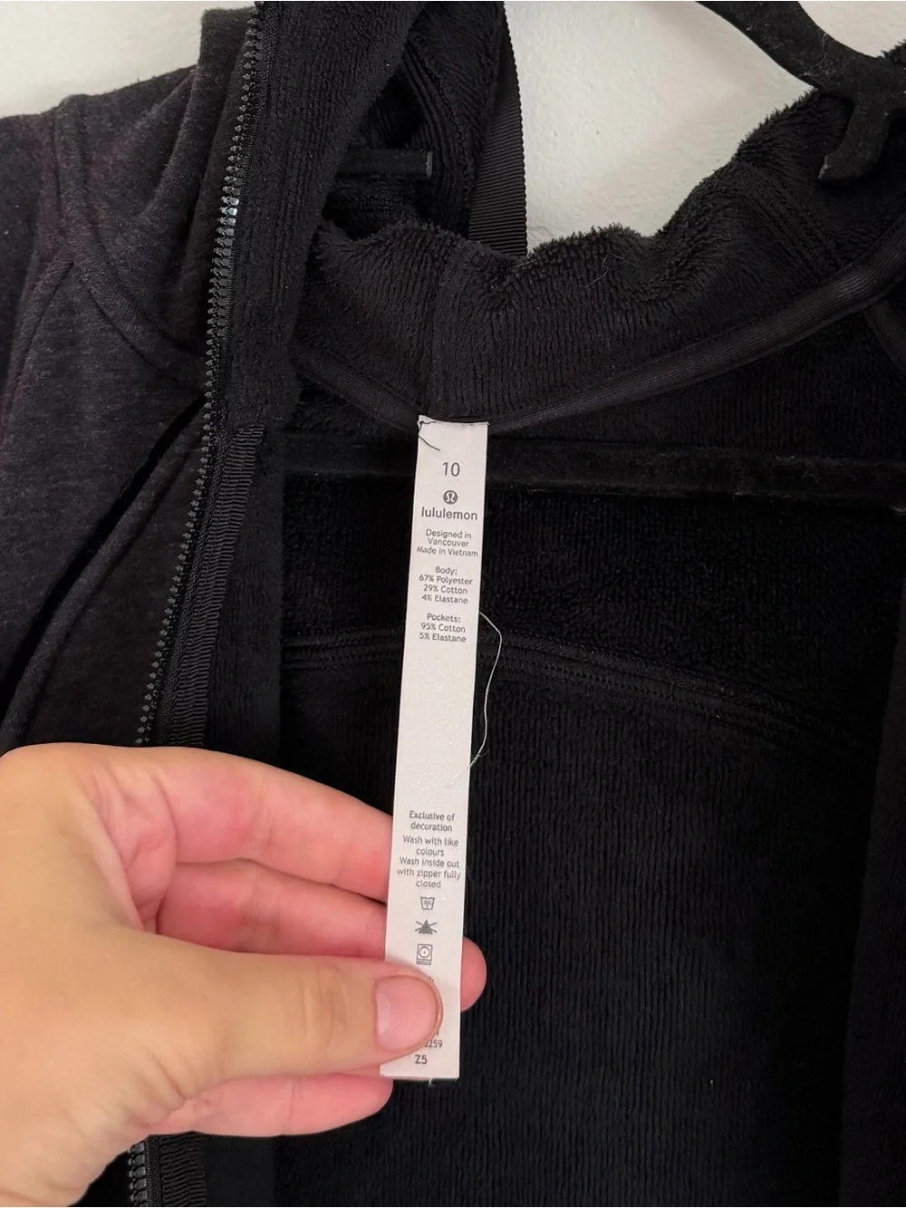 Lululemon Dark Grey Full Sip Scuba Jacket Fleece Lined